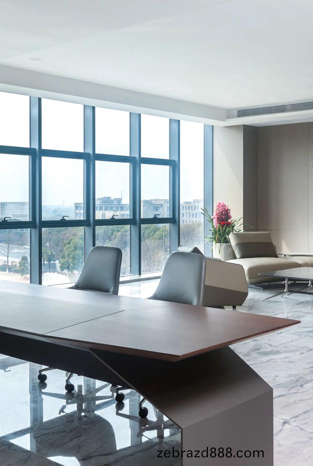 靈(ling)穀(gu)化工(gong)總裁(cai)辦公(gong)室(shi)傢具(ju)