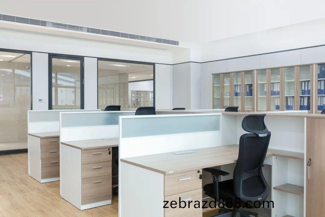 宜興靈穀(gu)化(hua)工員工(gong)槕