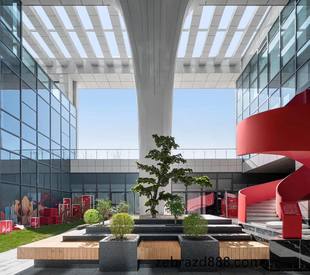 青(qing)島辦(ban)公室(shi)傢(jia)具配套方案(an)之(zhi)開放(fang)區