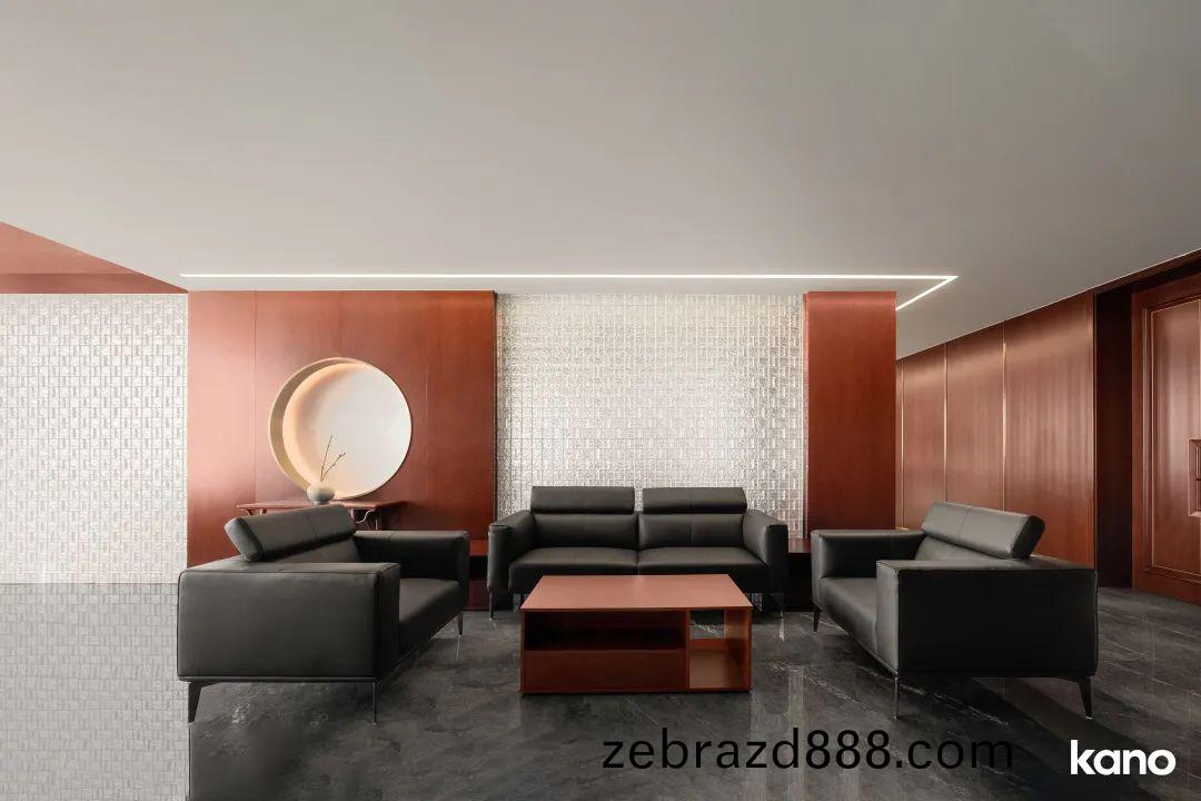 青島辦(ban)公(gong)室(shi)傢具(ju)配套方案(an)之(zhi)會客(ke)沙(sha)髮(fa)