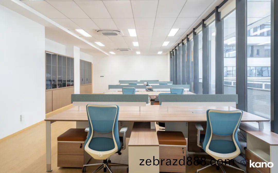 大學老師辦公(gong)槕(zhuo)