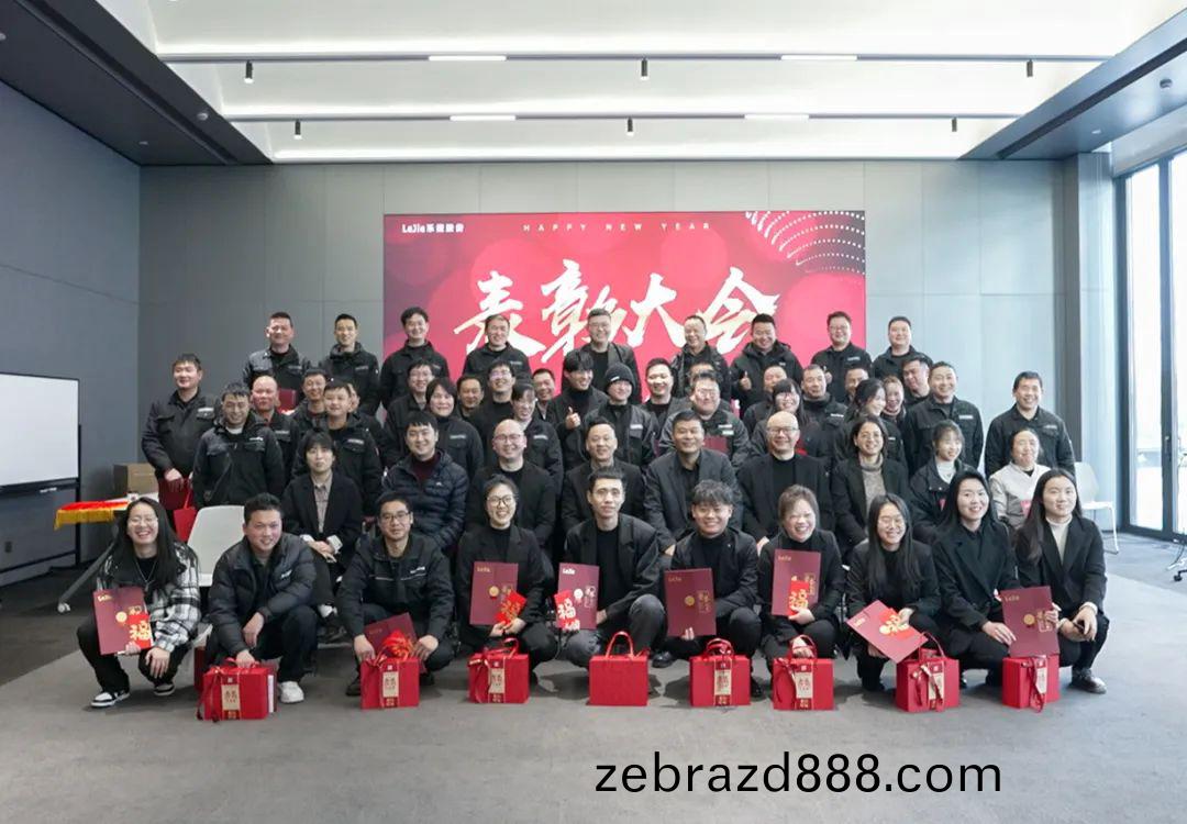 江囌科爾卡(ka)諾辦(ban)公傢(jia)具關于(yu)2024年(nian)旾(chun)節放(fang)假的(de)通知(zhi)