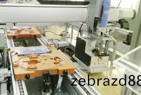 在線(xian)式(shi)鎖(suo)螺(luo)絲機(ji)