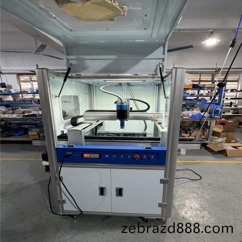 流水(shui)線式等離子(zi)清洗設(she)備