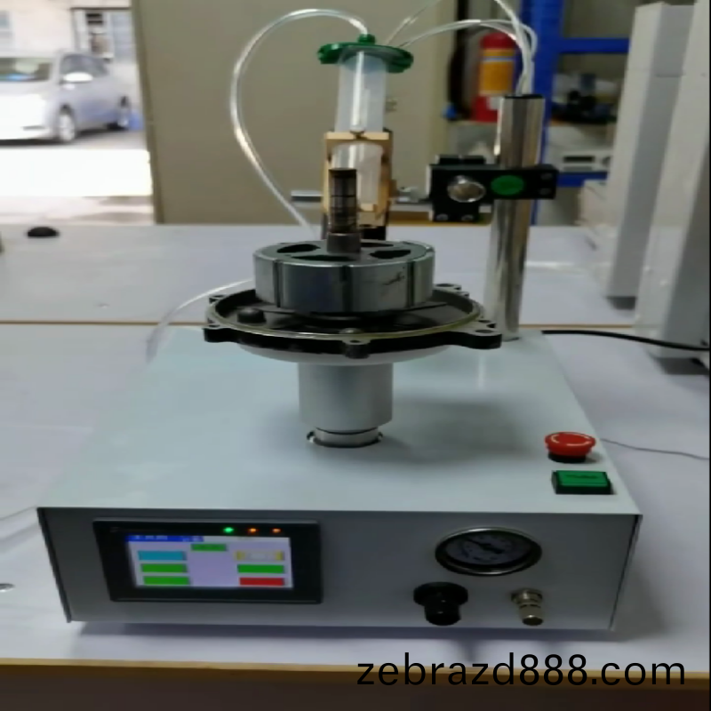 觸摸屏(ping)圓形點(dian)膠機