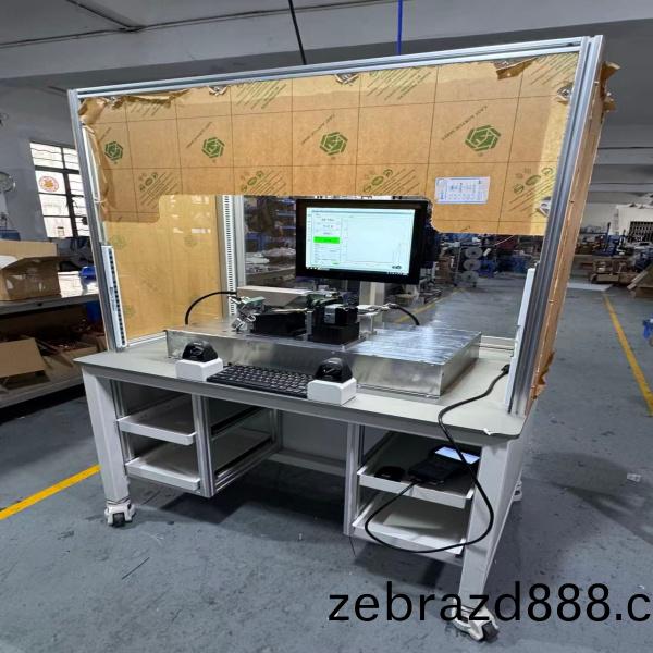 汽(qi)車(che)掛(gua)攩底座自(zi)動鎖(suo)螺(luo)母(mu)設(she)備(bei)