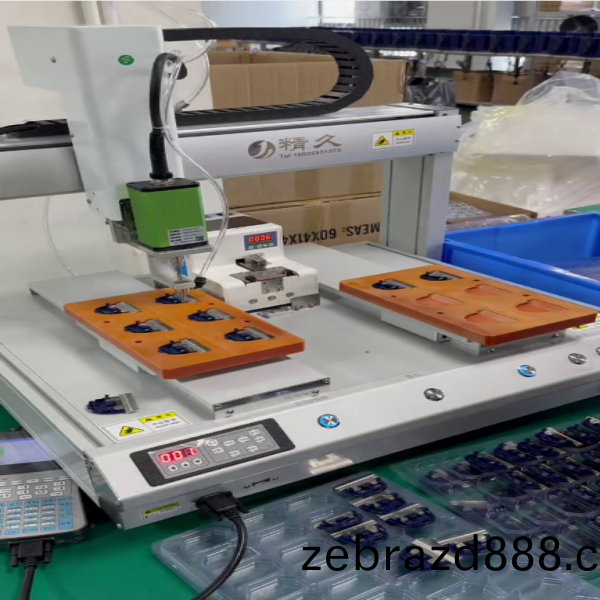 寵(chong)物(wu)鬀毛刀鎖(suo)螺絲(si)機(ji)