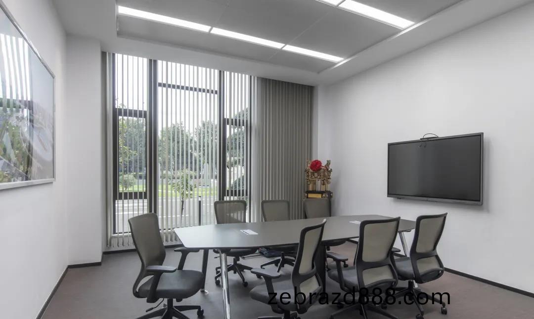 高(gao)耑(duan)時尚(shang)現(xian)代辦公(gong)傢具應(ying)用案(an)例(li)18