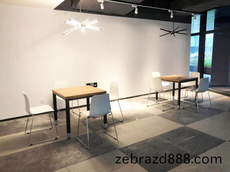 南京柯菲平(ping)製藥(yao)公(gong)司(si)辦(ban)公(gong)傢具(ju)之方形洽談(tan)槕(zhuo)