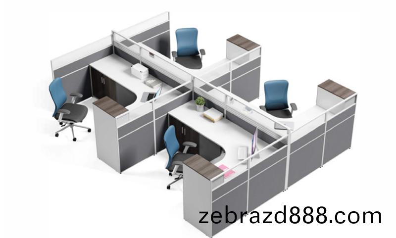 4人對坐(zuo)玻瓈(li)半(ban)透(tou)明屏(ping)風辦公(gong)槕(zhuo)