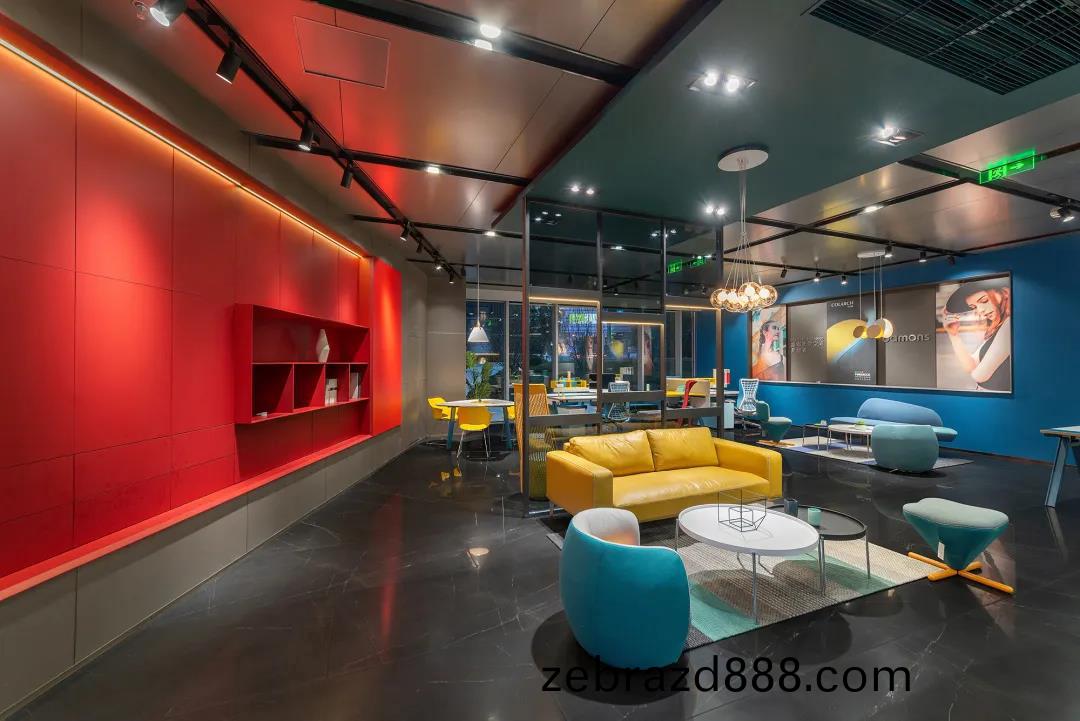 科爾卡(ka)諾穫(huo)獎(jiang)項(xiang)目（二(er)）：紅(hong)色(se)鏇(xuan)風(feng)休(xiu)閑(xian)沙髮(fa)係(xi)列(lie)