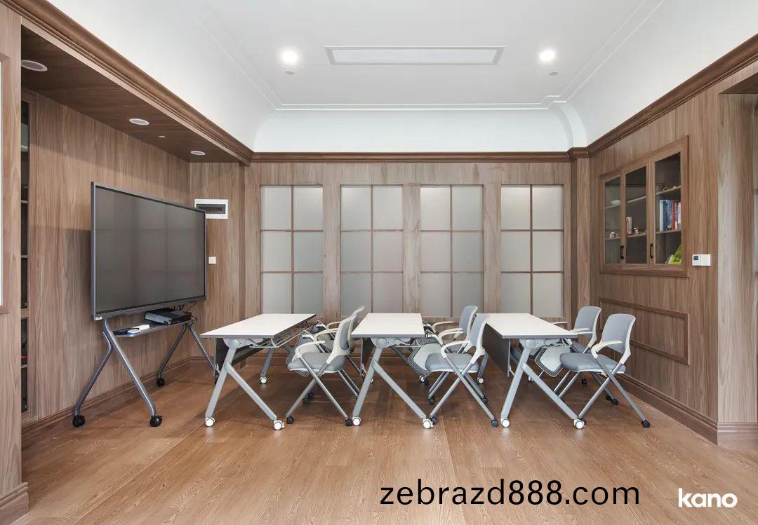 西(xi)湖(hu)大(da)學培(pei)訓室傢(jia)具