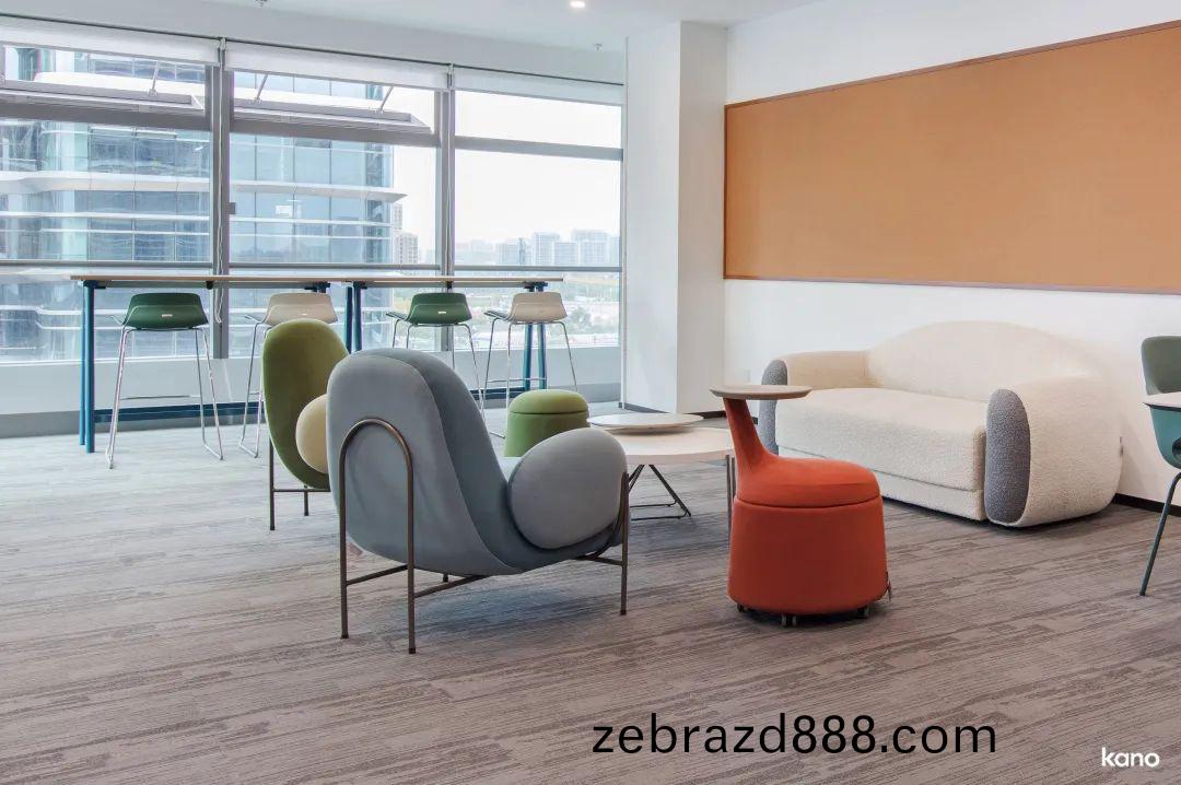 禾邁(mai)股(gu)份(fen)辦公(gong)傢具工程案(an)例(li)之洽(qia)談沙髮