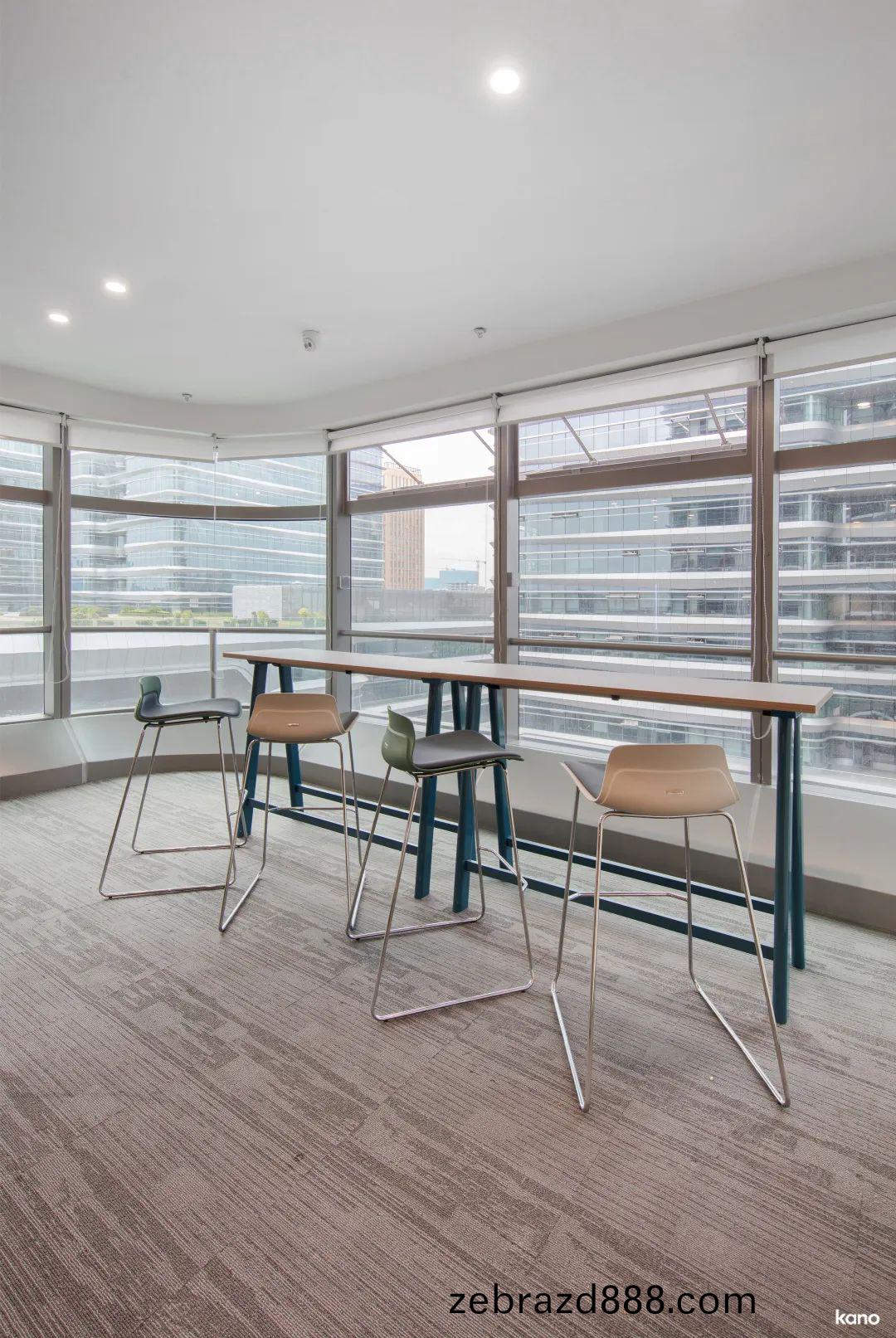 禾(he)邁(mai)股份辦(ban)公(gong)傢具(ju)工程(cheng)案(an)例之茶水(shui)間