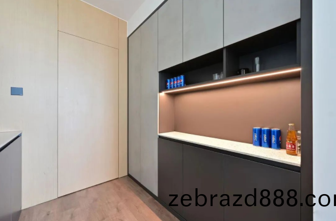 南(nan)京(jing)辦公(gong)傢(jia)具工程案例(li)之(zhi)茶水(shui)間