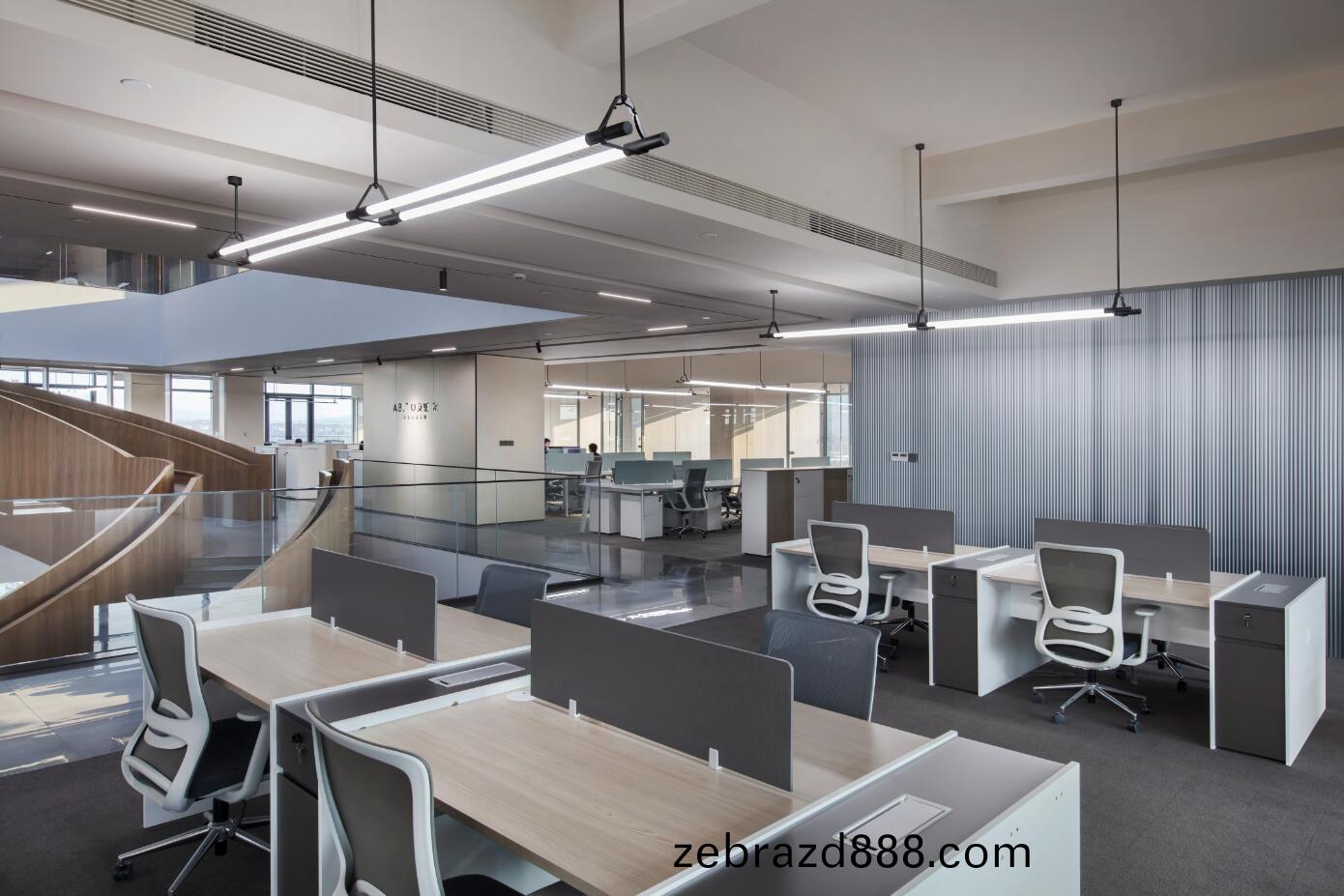 科爾(er)卡(ka)諾(nuo)闆式辦(ban)公(gong)傢(jia)具(ju)辦(ban)公(gong)槕工(gong)位