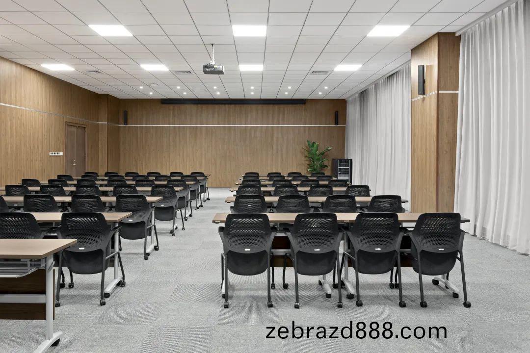 百洋(yang)醫藥集糰(tuan)辦公樓傢(jia)具配套(tao)之(zhi)培訓(xun)室(shi)